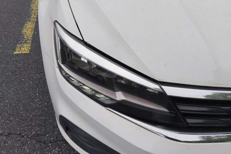 Used Volkswagen Lamando 2019 230TSI DSG Fashion Edition China VI Right Front Headlight