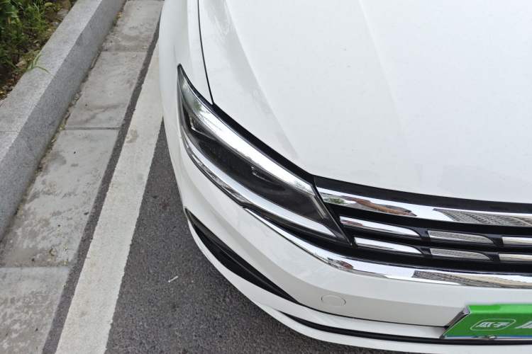 Used Volkswagen Lamando 2019 280TSI DSG Comfort Edition China V Standard Right Front Headlight