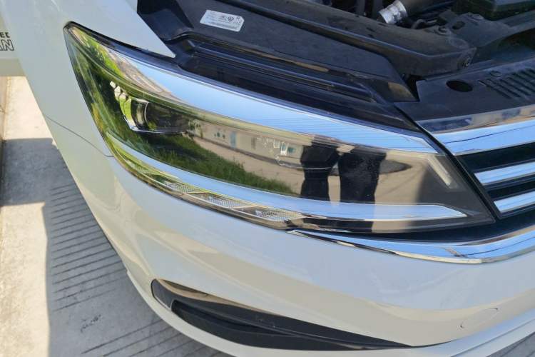 Used Volkswagen Lamando 2019 280TSI DSG Comfort Edition China VI standard Right Front Headlight