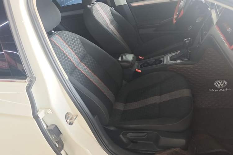 Used Volkswagen Lamando 2019 230TSI DSG Fashion Edition China V Standard Right Front Seat