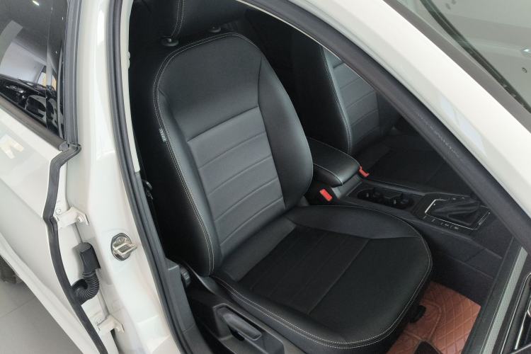Used Volkswagen Lamando 2019 230TSI DSG Fashion Edition China VI Right Front Seat