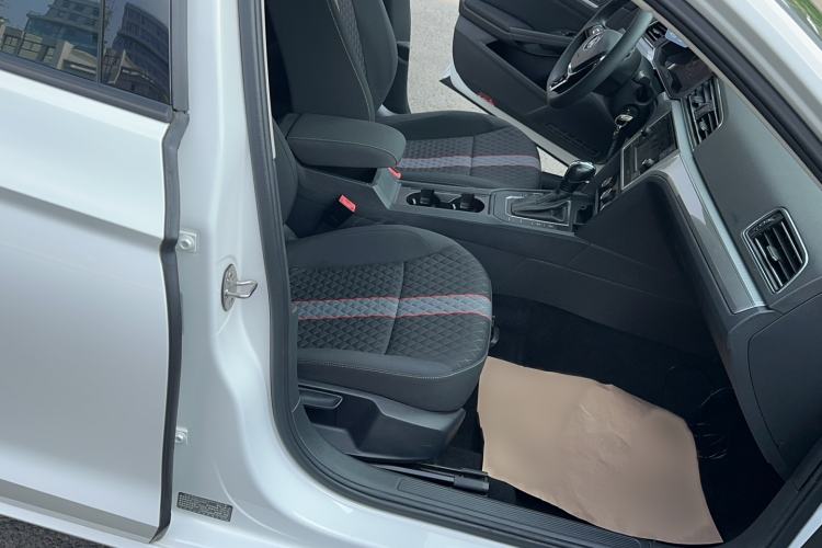 Used Volkswagen Lamando 2019 230TSI DSG Fashion Edition China V Standard Right Front Seat