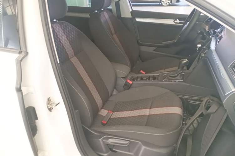 Used Volkswagen Lamando 2019 230TSI DSG Fashion Edition China VI Right Front Seat
