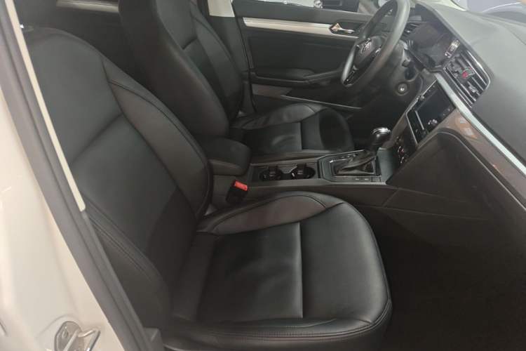 Used Volkswagen Lamando 2019 230TSI DSG Fashion Edition China VI Right Front Seat