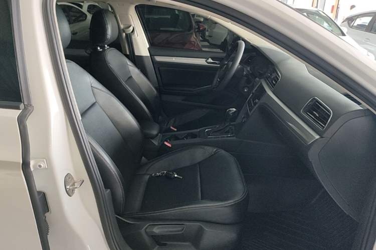 Used Volkswagen Lamando 2019 230TSI DSG Fashion Edition China V Standard Right Front Seat