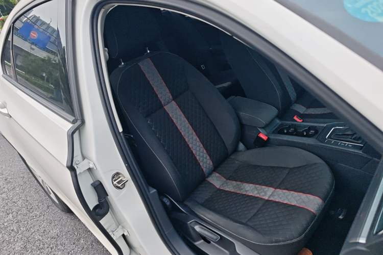 Used Volkswagen Lamando 2019 230TSI DSG Fashion Edition China VI Right Front Seat