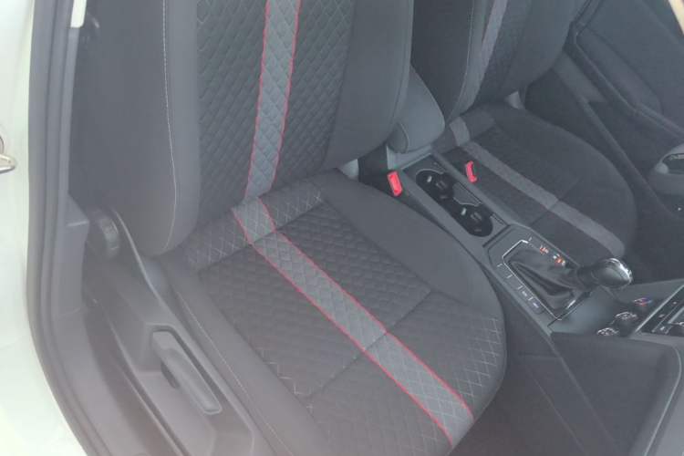 Used Volkswagen Lamando 2019 230TSI DSG Fashion Edition China VI Right Front Seat