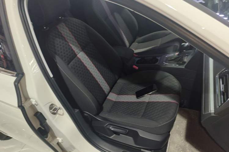Used Volkswagen Lamando 2019 230TSI DSG Vision Edition China VI Standard Right Front Seat