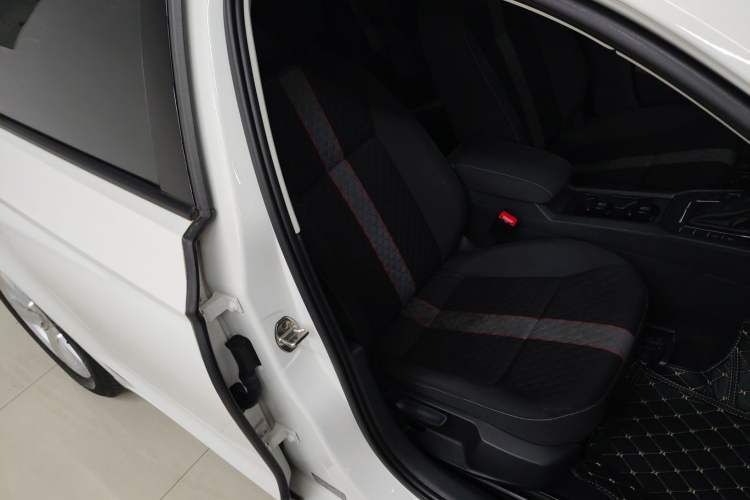Used Volkswagen Lamando 2019 230TSI DSG Fashion Edition China VI Right Front Seat