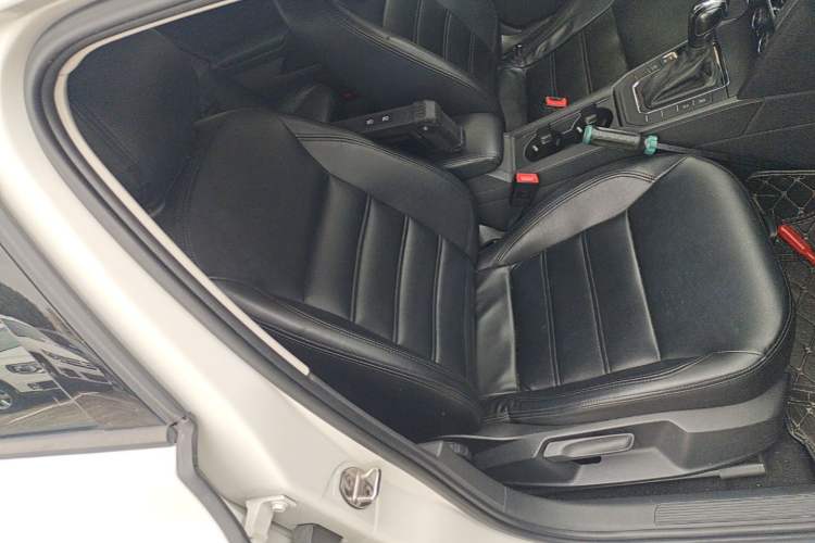 Used Volkswagen Lamando 2019 230TSI DSG Fashion Edition China VI Right Front Seat