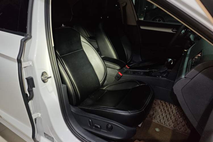Used Volkswagen Lamando 2019 230TSI DSG Fashion Edition China VI Right Front Seat