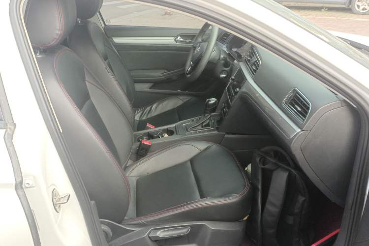 Used Volkswagen Lamando 2019 230TSI DSG Fashion Edition China VI Right Front Seat