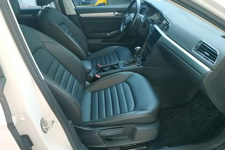 Used Volkswagen Lamando 2019 280TSI DSG Comfort Edition China V Standard Right Front Seat