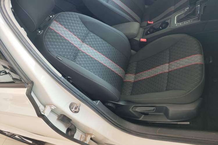 Used Volkswagen Lamando 2019 230TSI DSG Fashion Edition China V Standard Right Front Seat