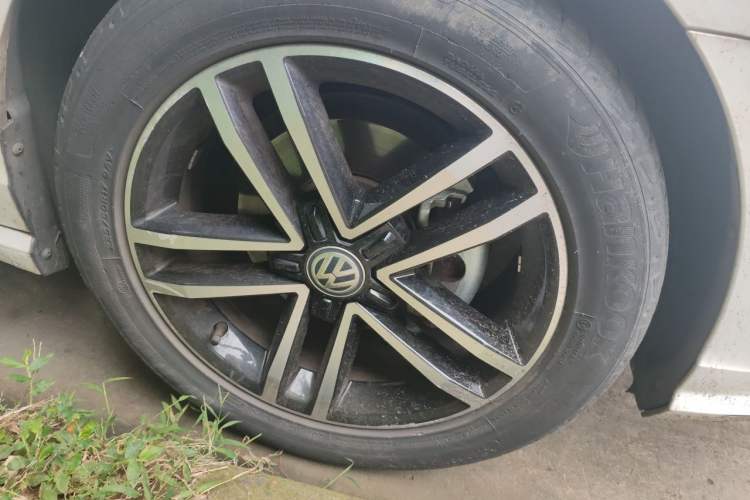 Used Volkswagen Lamando 2019 280TSI DSG Comfort Edition China VI standard Right Front Wheel Hub