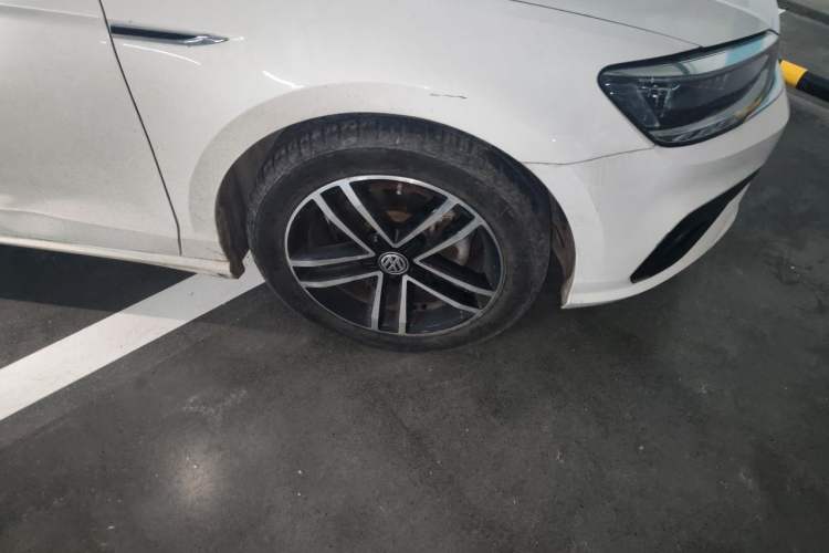 Used Volkswagen Lamando 2019 280TSI DSG Comfort Edition China VI standard Right Front Wheel Hub