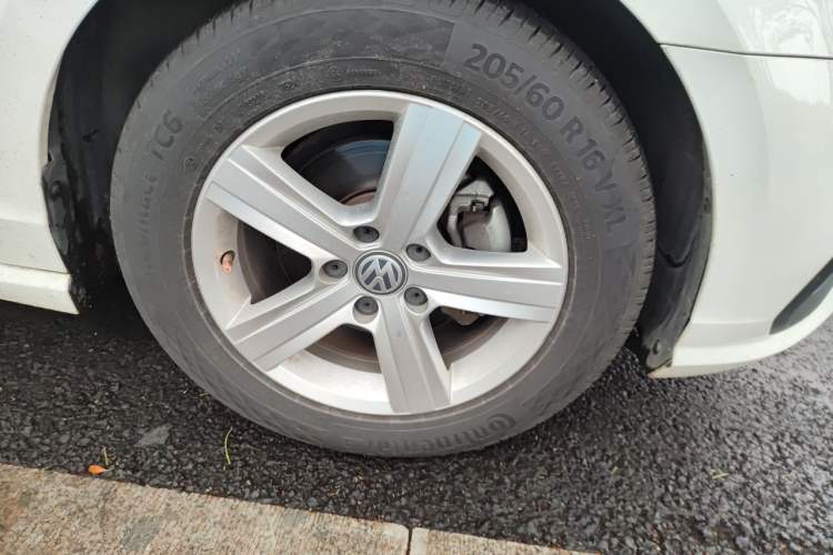 Used Volkswagen Lamando 2019 230TSI DSG Fashion Edition China V Standard Right Front Wheel Hub