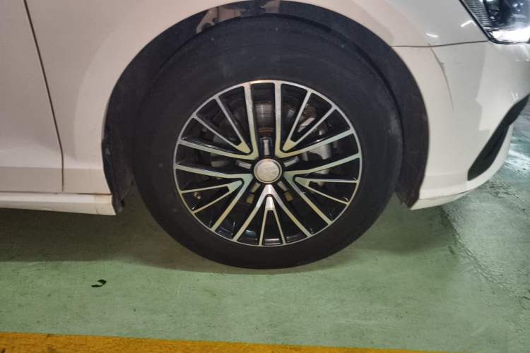 Used Volkswagen Lamando 2019 230TSI DSG Fashion Edition China V Standard Right Front Wheel Hub