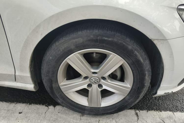 Used Volkswagen Lamando 2019 230TSI DSG Fashion Edition China V Standard Right Front Wheel Hub