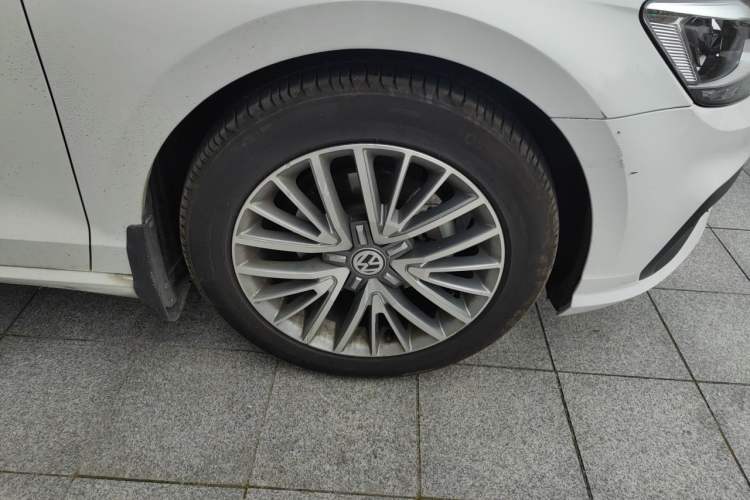 Used Volkswagen Lamando 2019 230TSI DSG Vision Edition China VI Standard Right Front Wheel Hub