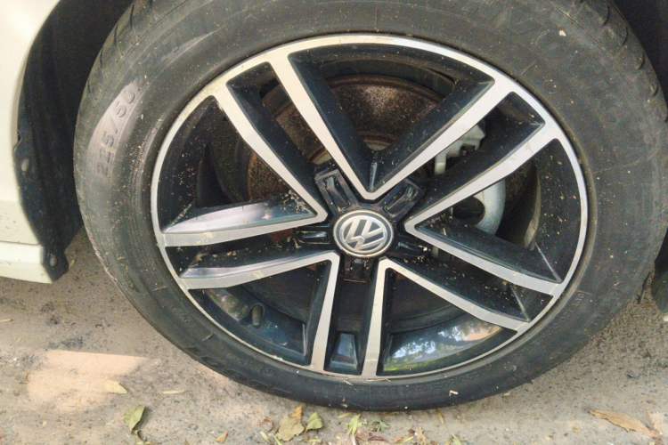 Used Volkswagen Lamando 2019 280TSI DSG Comfort Edition China VI standard Right Front Wheel Hub