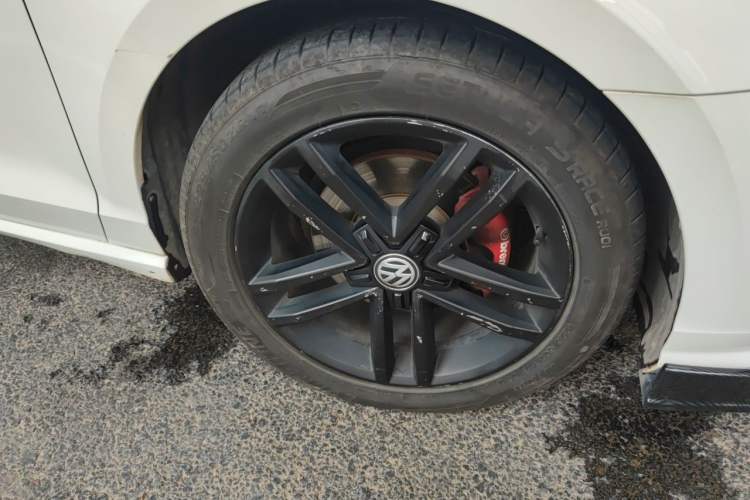 Used Volkswagen Lamando 2019 280TSI DSG Comfort Edition China VI standard Right Front Wheel Hub