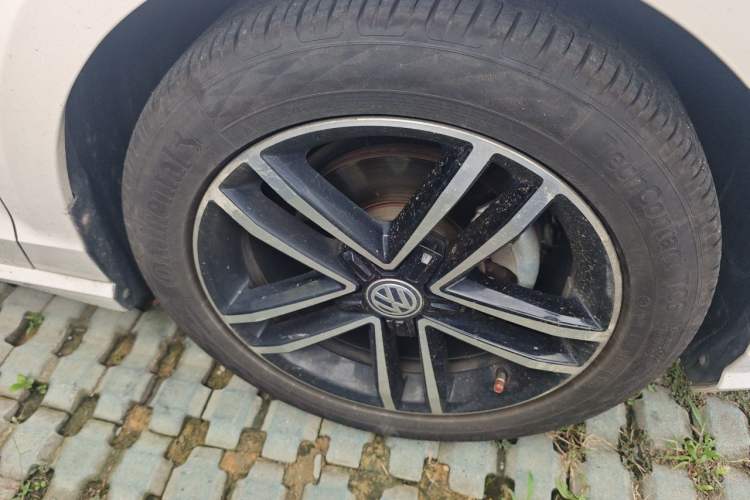 Used Volkswagen Lamando 2019 280TSI DSG Comfort Edition China VI standard Right Front Wheel Hub