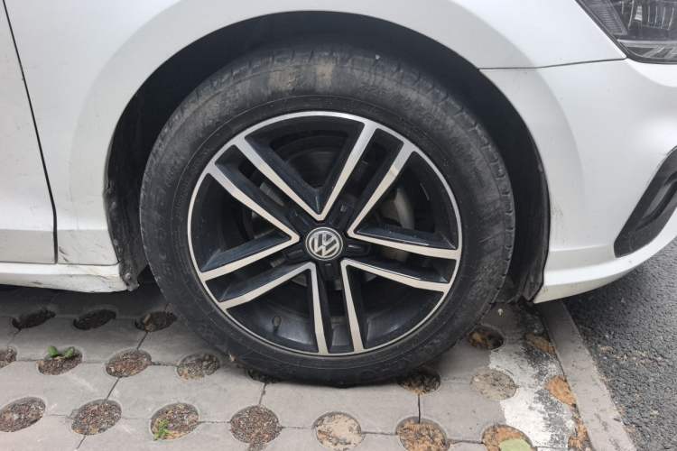 Used Volkswagen Lamando 2019 280TSI DSG Comfort Edition China V Standard Right Front Wheel Hub