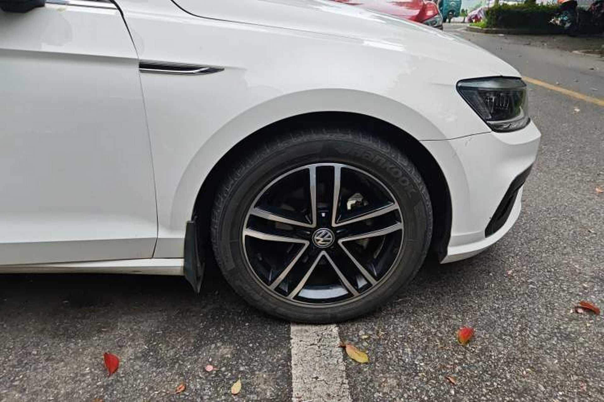 Used Volkswagen Lamando 2019 280TSI DSG Comfort Edition China VI standard Right Front Wheel Hub