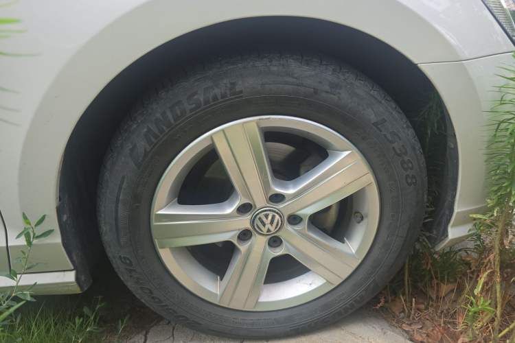 Used Volkswagen Lamando 2019 230TSI DSG Vision Edition China VI Standard Right Front Wheel Hub