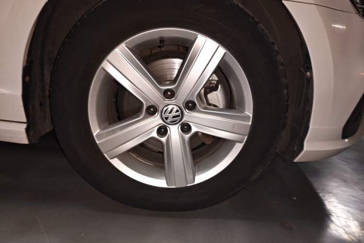 Used Volkswagen Lamando 2019 230TSI DSG Vision Edition China VI Standard Right Front Wheel Hub