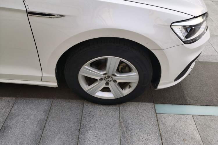 Used Volkswagen Lamando 2019 230TSI DSG Vision Edition China VI Standard Right Front Wheel Hub