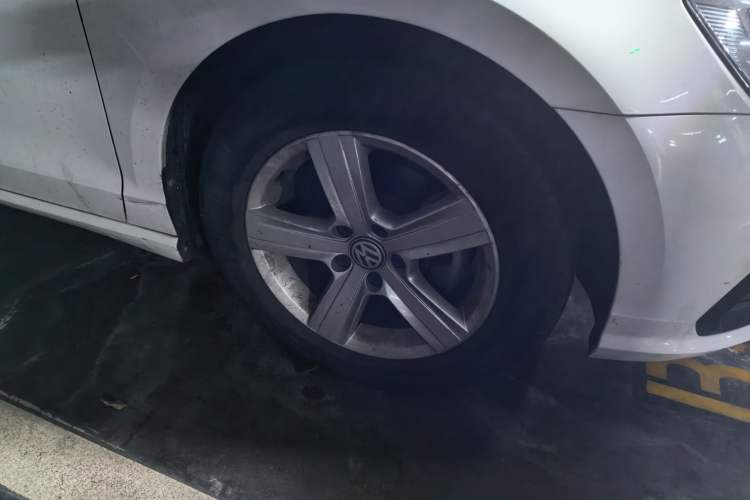 Used Volkswagen Lamando 2019 230TSI DSG Fashion Edition China V Standard Right Front Wheel Hub