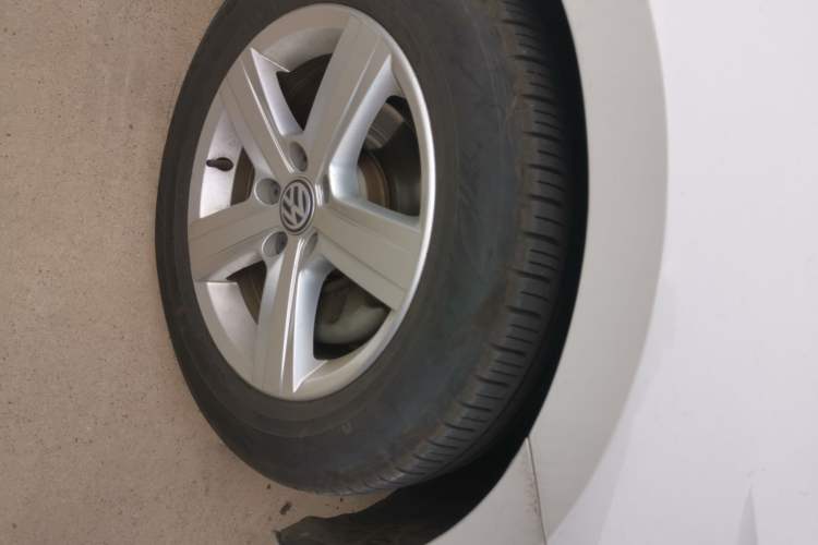 Used Volkswagen Lamando 2019 230TSI DSG Fashion Edition China V Standard Right Front Wheel Hub