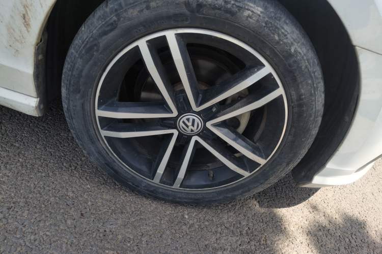 Used Volkswagen Lamando 2019 280TSI DSG Comfort Edition China V Standard Right Front Wheel Hub