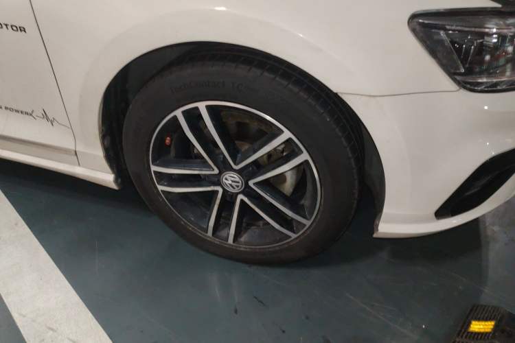 Used Volkswagen Lamando 2019 280TSI DSG Comfort Edition China VI standard Right Front Wheel Hub