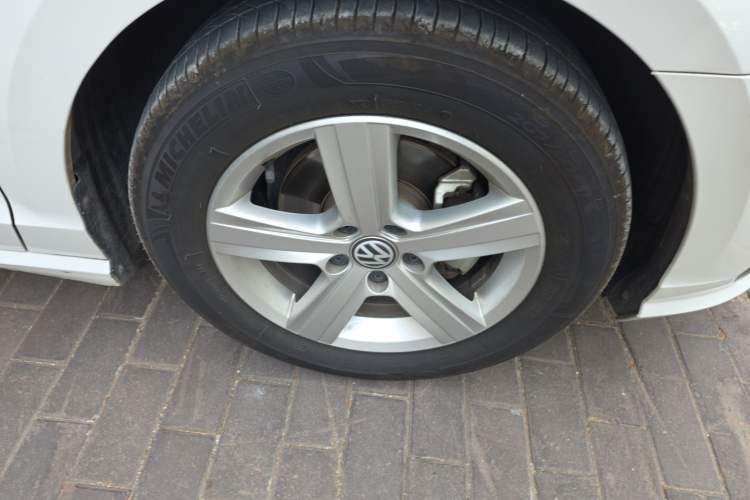 Used Volkswagen Lamando 2019 230TSI DSG Fashion Edition China V Standard Right Front Wheel Hub