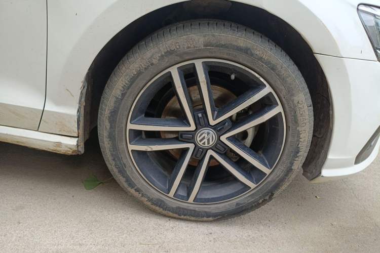 Used Volkswagen Lamando 2019 280TSI DSG Comfort Edition China V Standard Right Front Wheel Hub