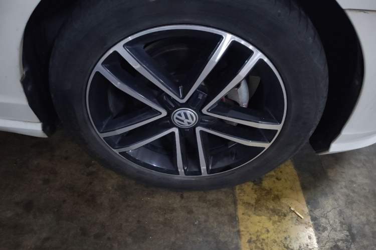 Used Volkswagen Lamando 2019 280TSI DSG Comfort Edition China VI standard Right Front Wheel Hub