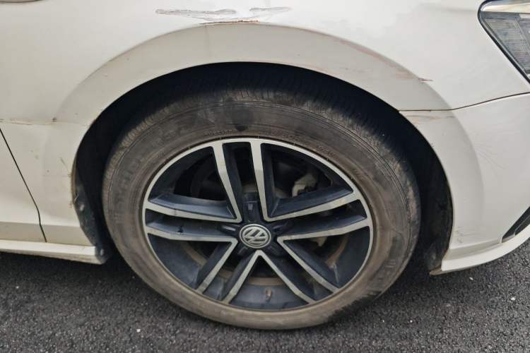 Used Volkswagen Lamando 2019 280TSI DSG Comfort Edition China VI standard Right Front Wheel Hub