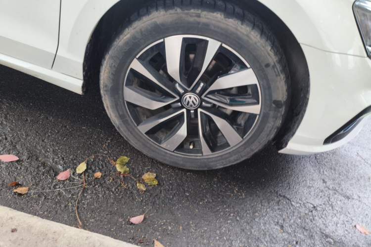 Used Volkswagen Lamando 2019 280TSI DSG Luxury Edition China V Standard Right Front Wheel Hub