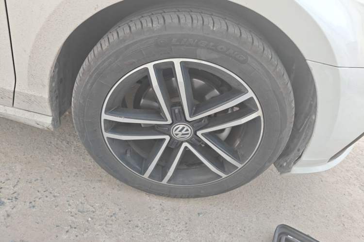 Used Volkswagen Lamando 2019 280TSI DSG Comfort Edition China VI standard Right Front Wheel Hub