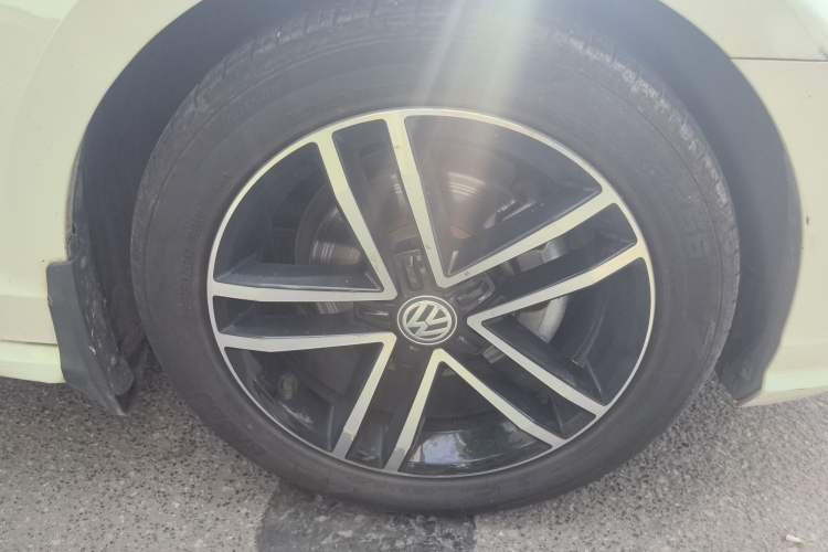 Used Volkswagen Lamando 2019 280TSI DSG Comfort Edition China V Standard Right Front Wheel Hub