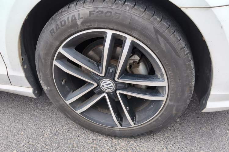 Used Volkswagen Lamando 2019 280TSI DSG Comfort Edition China VI standard Right Front Wheel Hub