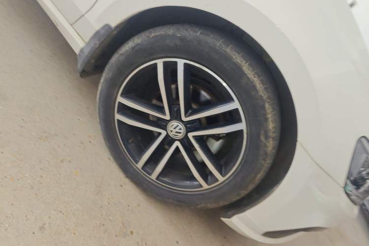 Used Volkswagen Lamando 2019 280TSI DSG Comfort Edition China VI standard Right Front Wheel Hub