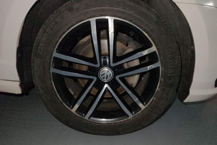 Used Volkswagen Lamando 2019 280TSI DSG Comfort Edition China V Standard Right Front Wheel Hub