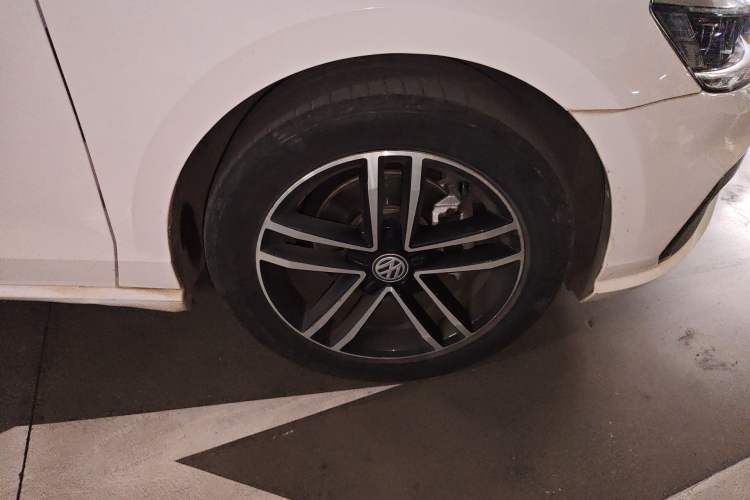 Used Volkswagen Lamando 2019 280TSI DSG Comfort Edition China VI standard Right Front Wheel Hub