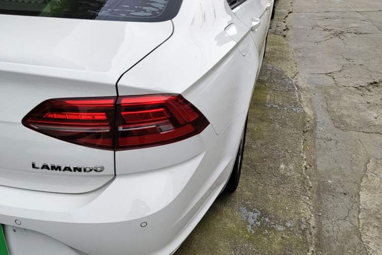 Used Volkswagen Lamando 2019 230TSI DSG Vision Edition China VI Standard Right Rear Taillight