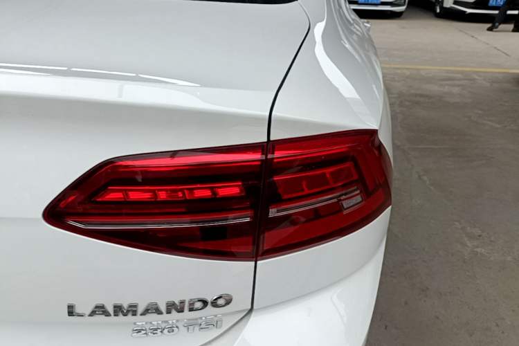 Used Volkswagen Lamando 2019 230TSI DSG Fashion Edition China VI Right Rear Taillight