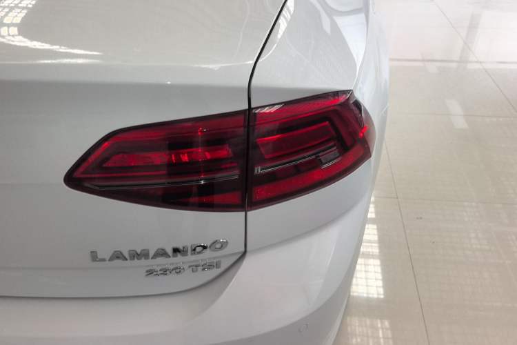 Used Volkswagen Lamando 2019 230TSI DSG Fashion Edition China VI Right Rear Taillight
